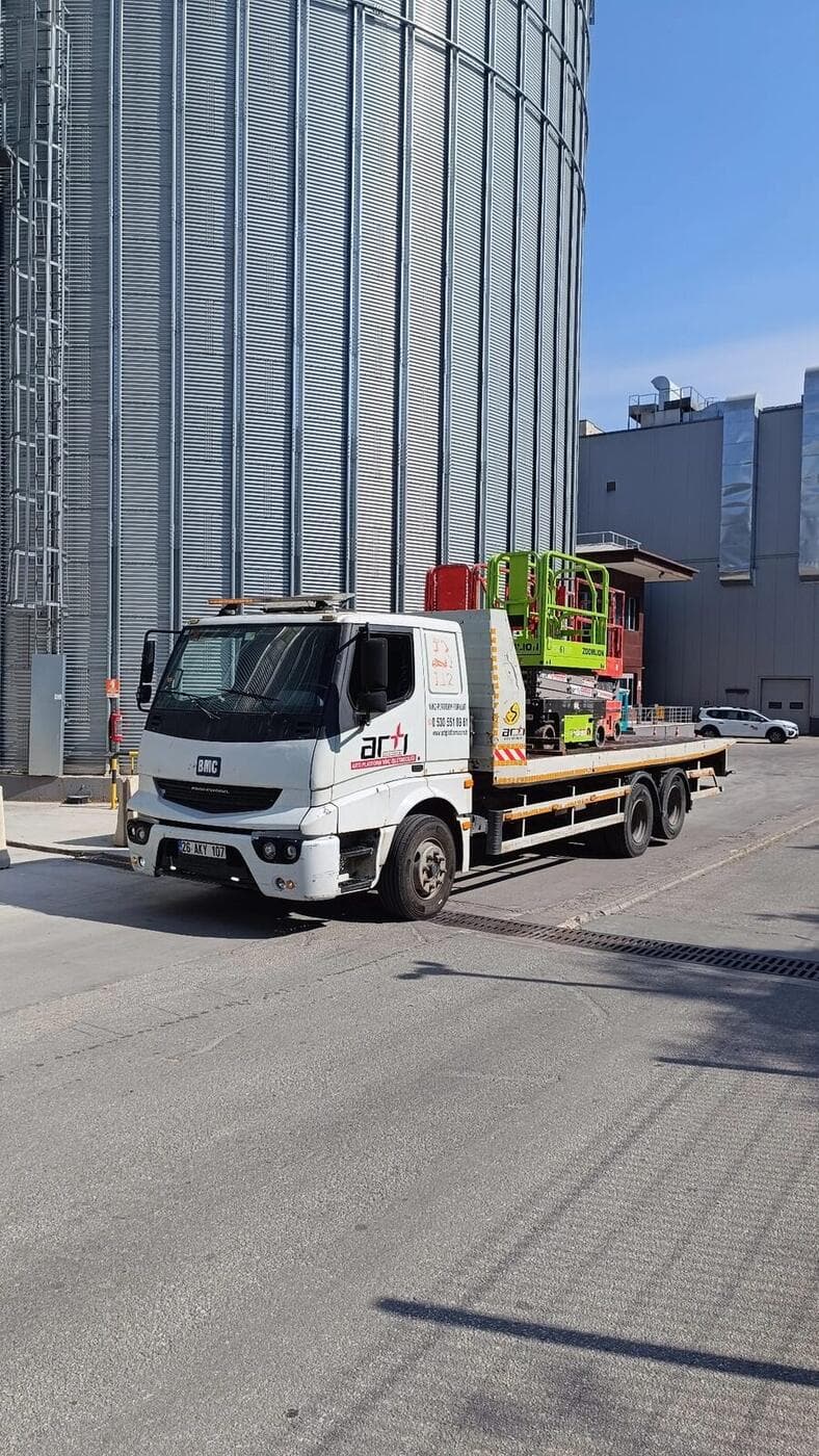 Tarım ve silo sahasında platform çalışması