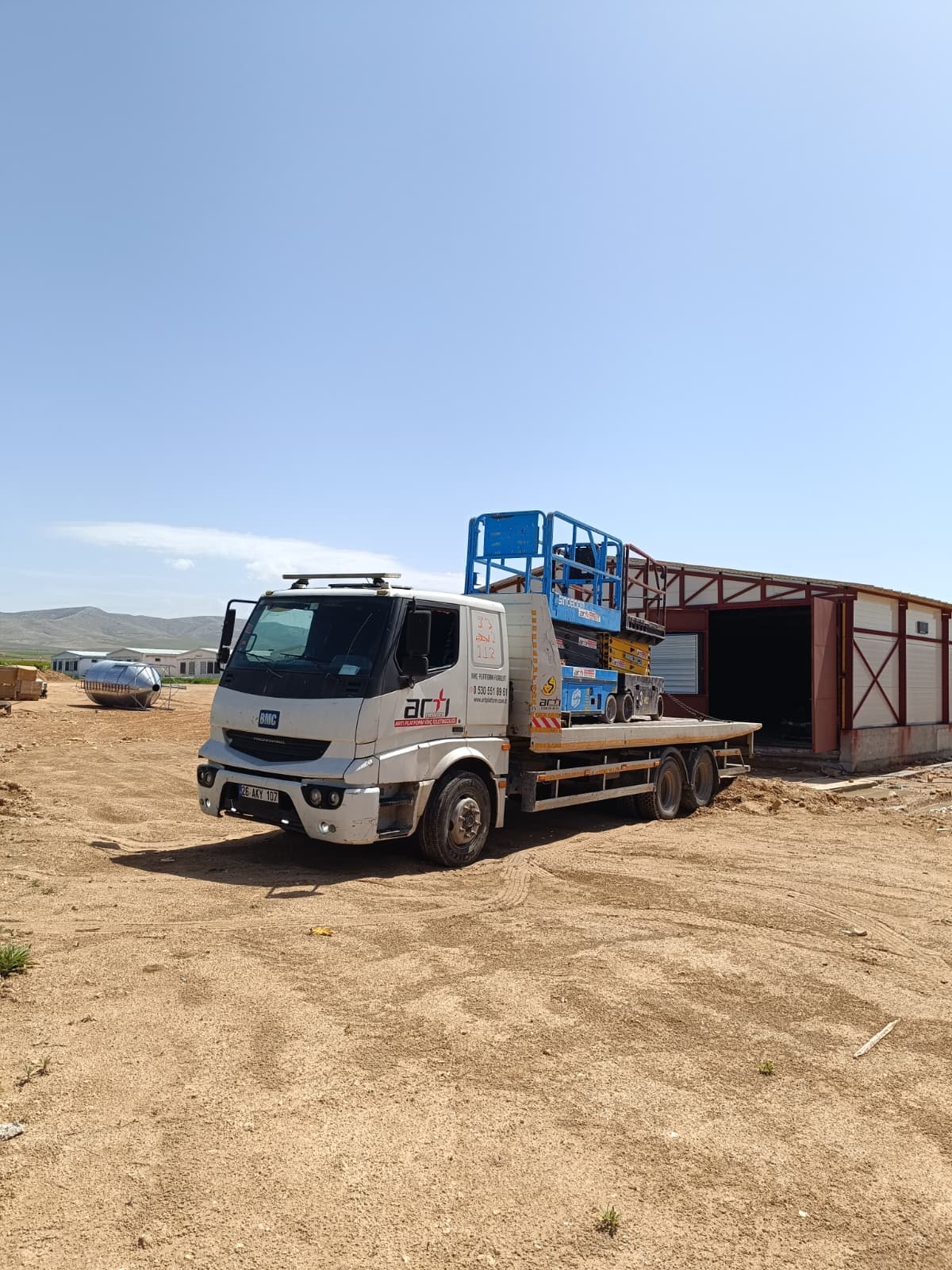 Engebeli arazide makine parkı